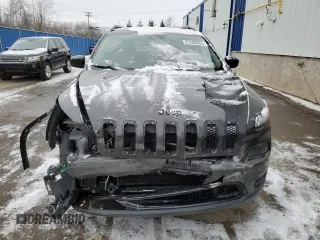 2016 Jeep Cherokee Altitude with VIN 1C4PJMAS3GW304630, listed as a Copart auction lot 87688685 with 127,465 mi miles and Salvage title. Bid and sale history available at DreamBid. Image 5.