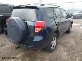 2007 Toyota RAV4 with VIN JTMZD33V676048811, listed as a IAAI auction lot 42049920 with 258,716 mi miles. Bid and sale history available at carsss.com. Image 4.