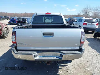 2012 Toyota Tacoma with VIN 5TFUU4ENXCX029003, listed as a IAAI auction lot 41898784 with 106,043 mi miles. Bid and sale history available at carsss.com. Image 16.