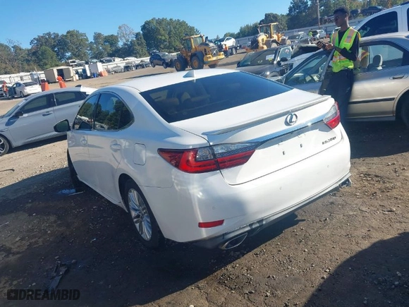 2016 Lexus ES 350 with VIN JTHBK1GG4G2238927, listed as a IAAI auction lot 40617049 with 127,054 mi miles. Bid and sale history available at carsss.com. Image 3.