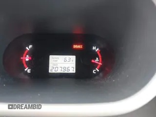 2010 Toyota Matrix z VIN 2T1KU4EE1AC279670, wystawiony jako IAAI lot #42385081 z przebiegiem 207 967 mil mil oraz . Historia ofert i sprzedaży dostępna na DreamBid. Obrazek 7.