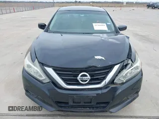 2017 Nissan Altima SV z VIN 1N4AL3AP8HC262812, wystawiony jako IAAI lot #41368404 z przebiegiem 190 734 mil mil oraz . Historia ofert i sprzedaży dostępna na DreamBid. Obrazek 12.