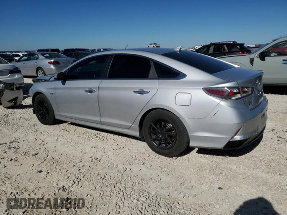2018 Hyundai Sonata Hybrid SE with VIN KMHE24L33JA082441, listed as a Copart auction lot 81591774 with 83,634 mi miles and Salvage Title. Bid and sale history available at carsss.com. Image 2.