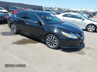 2017 Nissan Altima SV z VIN 1N4AL3APXHC470996, wystawiony jako IAAI lot #41989631 z przebiegiem 109 339 mil mil oraz . Historia ofert i sprzedaży dostępna na DreamBid. Obrazek 1.