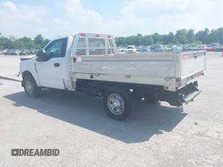 2018 Ford F-250 XL z VIN 1FDBF2A60JEC21183, wystawiony jako IAAI lot #42589005 z przebiegiem 76 581 mil mil oraz . Historia ofert i sprzedaży dostępna na DreamBid. Obrazek 3.