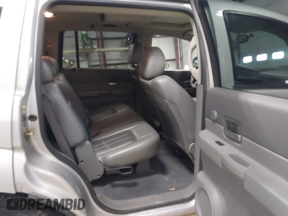 2005 Dodge Durango Limited with VIN 1D8HB58D15F528525, listed as a IAAI auction lot 41917956 with 254,372 mi miles and . Bid and sale history available at DreamBid. Image 8.
