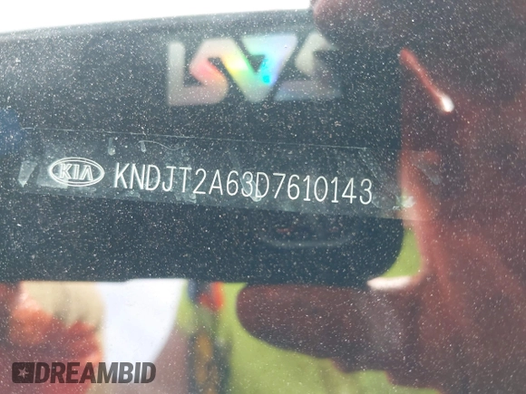 2013 Kia Soul + z VIN KNDJT2A63D7610143, wystawiony jako IAAI lot #42124581 z przebiegiem 104 155 mil mil oraz . Historia ofert i sprzedaży dostępna na DreamBid. Obrazek 9.
