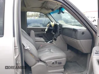 2004 Chevrolet Tahoe LS with VIN 1GNEK13ZX4J179560, listed as a IAAI auction lot 41998197 with 147,822 mi miles. Bid and sale history available at carsss.com. Image 5.