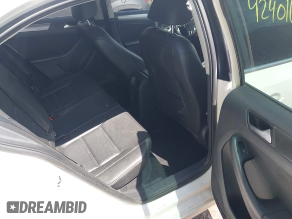 2013 Volkswagen Jetta TDI w/Premium/Nav with VIN 3VWLL7AJ9DM300544, listed as a IAAI auction lot 42401610 with 157,585 mi miles and . Bid and sale history available at DreamBid. Image 8.