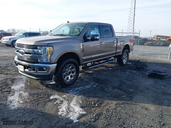 2019 Ford Super Duty F-250 SRW XL with VIN 1FT7W2BT7KEE42523, listed as a IAAI auction lot 41572454 with 113,711 mi miles. Bid and sale history available at carsss.com. Image 2.