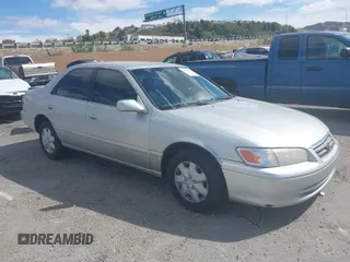 2000 Toyota Camry CE with VIN 4T1BG22K9YU701196, listed as a IAAI auction lot 41912529 with 208,026 mi miles. Bid and sale history available at carsss.com. Image 1.
