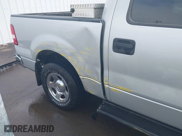2007 Ford F-150 XLT z VIN 1FTPW12557KC34709, wystawiony jako IAAI lot #42140299 z przebiegiem 59 424 mil mil oraz . Historia ofert i sprzedaży dostępna na DreamBid. Obrazek 6.