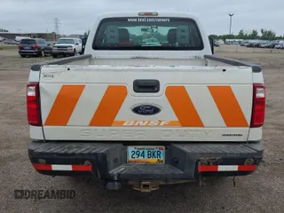 2013 Ford F-250 XL z VIN 1FT7X2B6XDEB81253, wystawiony jako IAAI lot #42854468 z przebiegiem 217 973 mil mil oraz . Historia ofert i sprzedaży dostępna na DreamBid. Obrazek 3.