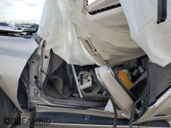 2011 Lexus GX 460 Premium z VIN JTJJM7FXXB5023004, wystawiony jako Copart lot #86500184 z przebiegiem Nie podano mil oraz Nie do naprawy • Non repairable. Historia ofert i sprzedaży dostępna na DreamBid. Obrazek 7.