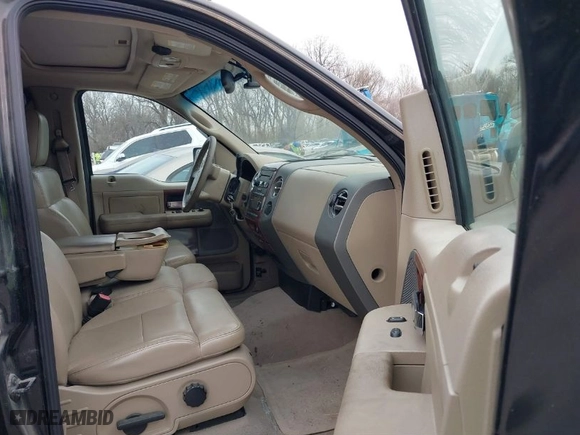 2005 Ford F-150 XLT with VIN 1FTPW12525KF12219, listed as a IAAI auction lot 41816790 with 147,873 mi miles. Bid and sale history available at carsss.com. Image 5.