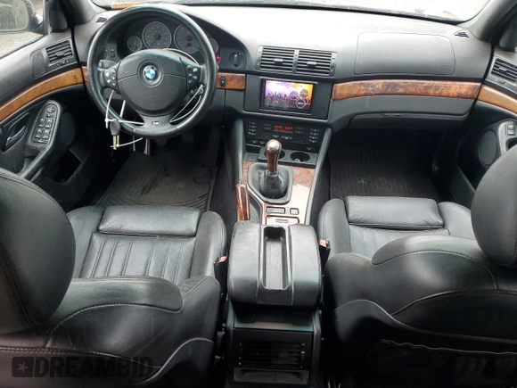 2000 BMW M5 z VIN WBSDE9345YBZ94319, wystawiony jako Copart lot #49945325 z przebiegiem 146 571 mil mil oraz Czysty tytuł • Clean title. Historia ofert i sprzedaży dostępna na DreamBid. Obrazek 8.