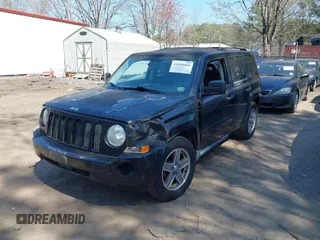 2008 Jeep Patriot Sport with VIN 1J8FT28W68D689674, listed as a IAAI auction lot 41918466 with 123,546 mi miles. Bid and sale history available at carsss.com. Image 2.