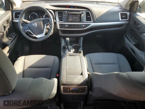 2019 Toyota Highlander LE with VIN 5TDBZRFH3KS963555, listed as a Copart auction lot 62294815 with 64,965 mi miles and Salvage title. Bid and sale history available at DreamBid. Image 8.