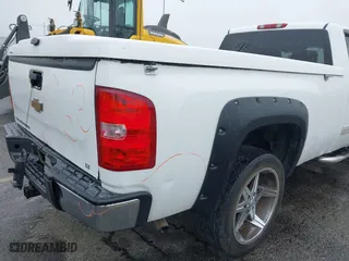 2007 Chevrolet Silverado 1500 LT w/1LT with VIN 1GCEC19J97E515977, listed as a IAAI auction lot 41774684 with 145,185 mi miles. Bid and sale history available at carsss.com. Image 17.
