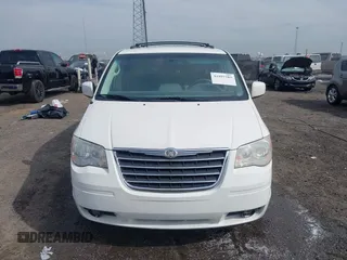 2010 Chrysler Town & Country Touring with VIN 2A4RR5D19AR188015, listed as a IAAI auction lot 41997283 with 172,877 mi miles. Bid and sale history available at carsss.com. Image 12.
