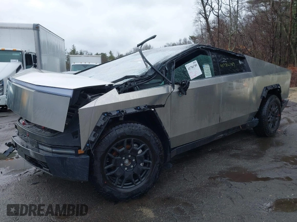 2024 Tesla Cybertruck Cyberbeast z VIN 7G2CEHEE6RA036818, wystawiony jako IAAI lot #41786789 z przebiegiem 5 478 mil mil oraz . Historia ofert i sprzedaży dostępna na DreamBid. Obrazek 18.