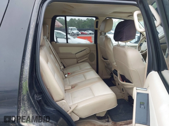 2006 Ford Explorer XLT z VIN 1FMEU73E56UB30587, wystawiony jako IAAI lot #42337673 z przebiegiem 270 322 mil mil oraz . Historia ofert i sprzedaży dostępna na DreamBid. Obrazek 8.