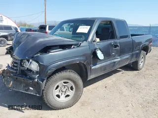 2003 GMC Sierra 1500 SLT z VIN 1GTEK19T03E191705, wystawiony jako IAAI lot #42145392 z przebiegiem Nie podano mil oraz . Historia ofert i sprzedaży dostępna na DreamBid. Obrazek 18.