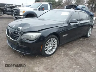 2011 BMW 7 Series 750Li xDrive z VIN WBAKC8C56BC434072, wystawiony jako IAAI lot #41460729 z przebiegiem 127 594 mil mil oraz . Historia ofert i sprzedaży dostępna na DreamBid. Obrazek 2.