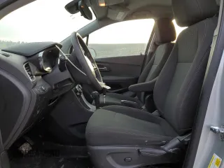 2020 Chevrolet Trax LS with VIN KL7CJKSB3LB321170, listed as a Copart auction lot 41471845 with 237,757 mi miles and Salvage Title. Bid and sale history available at DreamBid. Image 7.