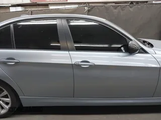 2011 BMW 3 Series 328i z VIN WBAPH5C58BA448671, wystawiony jako IAAI lot #42337923 z przebiegiem 121 888 mil mil oraz . Historia ofert i sprzedaży dostępna na DreamBid. Obrazek 13.