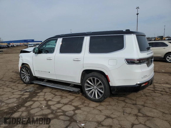 2023 Jeep Grand Wagoneer z VIN 1C4SJVEJ4PS550269, wystawiony jako Copart lot #52693175 z przebiegiem 9 915 mil mil oraz Szkoda całkowita • Salvage title. Historia ofert i sprzedaży dostępna na DreamBid. Obrazek 2.