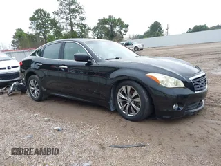 2012 Infiniti M z VIN JN1BY1APXCM331753, wystawiony jako IAAI lot #40800299 z przebiegiem 117 625 mil mil oraz . Historia ofert i sprzedaży dostępna na DreamBid. Obrazek 1.