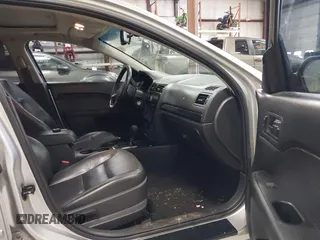 2009 Ford Fusion SEL with VIN 3FAHP08109R131914, listed as a IAAI auction lot 42005497 with 231,873 mi miles and . Bid and sale history available at carsss.com. Image 5.