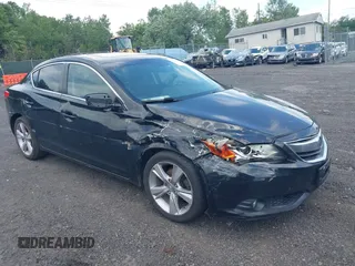 2014 Acura ILX Premium with VIN 19VDE1F57EE004095, listed as a IAAI auction lot 42633771 with 139,511 mi miles and . Bid and sale history available at DreamBid. Image 1.