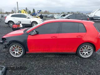 2017 Volkswagen GTI S z VIN 3VW5T7AU9HM030871, wystawiony jako IAAI lot #41825773 z przebiegiem 81 672 mil mil oraz . Historia ofert i sprzedaży dostępna na DreamBid. Obrazek 14.