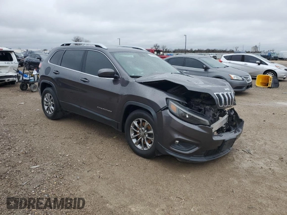 2020 Jeep Cherokee Latitude Plus with VIN 1C4PJLLB0LD605854, listed as a Copart auction lot 44743905 with 112,637 mi miles and Salvage Title. Bid and sale history available at carsss.com. Image 4.