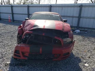 2013 Ford Mustang V6 z VIN 1ZVBP8EMXD5214353, wystawiony jako Copart lot #87087814 z przebiegiem Nie podano mil oraz Szkoda całkowita • Salvage title. Historia ofert i sprzedaży dostępna na DreamBid. Obrazek 5.