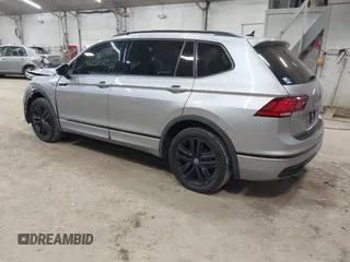 2022 Volkswagen Tiguan SE R-Line Black с VIN 3VV8B7AX8NM044884, выставлен на аукционе IAAI как лот 42331323 с пробегом 45 945 миль миль и . История ставок и продаж доступна на DreamBid. Изображение 3.