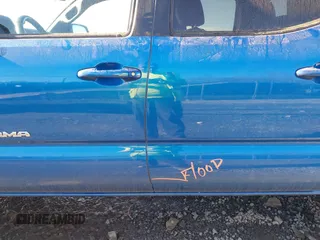 2017 Toyota Tacoma SR5 with VIN 5TFCZ5AN9HX065765, listed as a IAAI auction lot 41652944 with 82,590 mi miles and . Bid and sale history available at DreamBid. Image 6.