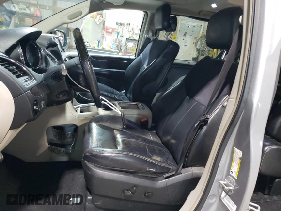 2014 Chrysler Town & Country Limited with VIN 2C4RC1GG8ER113361, listed as a Copart auction lot 47634065 with 154,803 mi miles and Salvage Title. Bid and sale history available at DreamBid. Image 7.