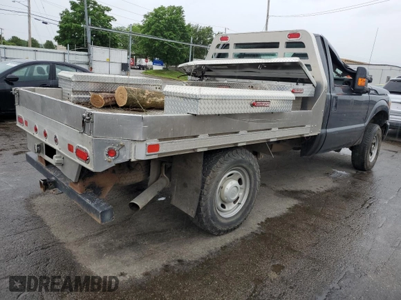 2015 Ford F-250 XLT z VIN 1FTBF2B63FEB25073, wystawiony jako Copart lot #57553025 z przebiegiem 38 052 mil mil oraz Szkoda całkowita • Salvage title. Historia ofert i sprzedaży dostępna na DreamBid. Obrazek 3.