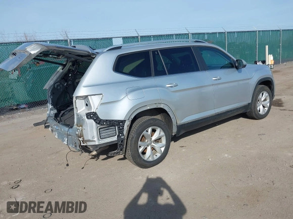 2018 Volkswagen Atlas SEL with VIN 1V2MR2CA0JC579951, listed as a IAAI auction lot 41780339 with 149,968 mi miles and . Bid and sale history available at DreamBid. Image 4.