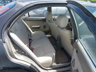 1996 Geo Prizm LSi with VIN 1Y1SK526XTZ026795, listed as a IAAI auction lot 42008701 with 178,017 mi miles. Bid and sale history available at carsss.com. Image 8.
