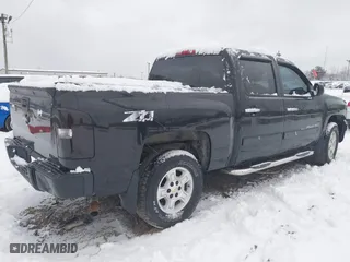 2007 Chevrolet Silverado 1500 LT w/1LT with VIN 3GCEK13397G532381, listed as a IAAI auction lot 41164920 with 212,354 mi miles. Bid and sale history available at carsss.com. Image 4.