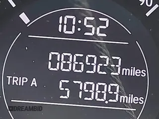 2017 Honda HR-V LX с VIN 3CZRU5H36HM703404, выставлен на аукционе IAAI как лот 42004670 с пробегом 86 923 миль миль и . История ставок и продаж доступна на DreamBid. Изображение 15.