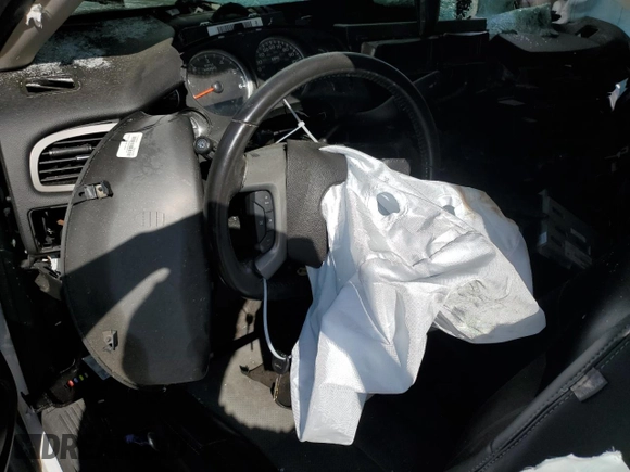 2013 GMC Yukon SLE with VIN 1GKS1AE03DR191410, listed as a Copart auction lot 48658234 with 121,572 mi miles and Salvage Title. Bid and sale history available at carsss.com. Image 8.