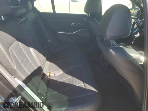 2020 BMW 3 Series M340i with VIN 3MW5U7J09L8B38905, listed as a Copart auction lot 49337725 with 13,800 mi miles and Salvage Title. Bid and sale history available at carsss.com. Image 10.