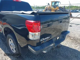 2012 Toyota Tundra z VIN 5TFRY5F17CX127160, wystawiony jako IAAI lot #42256016 z przebiegiem 203 648 mil mil oraz . Historia ofert i sprzedaży dostępna na DreamBid. Obrazek 6.