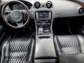 2017 Jaguar XJ with VIN SAJWJ2GD8H8W07547, listed as a Copart auction lot 47433375 with 40,258 mi miles and Clean Title. Bid and sale history available at carsss.com. Image 8.