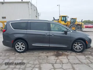 2018 Chrysler Pacifica Touring L Plus с VIN 2C4RC1EG9JR127976, выставлен на аукционе IAAI как лот 42178877 с пробегом Не указан миль и . История ставок и продаж доступна на DreamBid. Изображение 14.